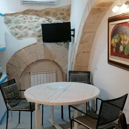 Il Cortiletto Di Via Minniti Nocleg ze śniadaniem