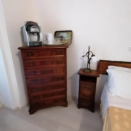 לינה וארוחת בוקר Il Cortiletto Di Via Minniti *