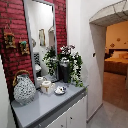 Il Cortiletto Di Via Minniti סירקוזה