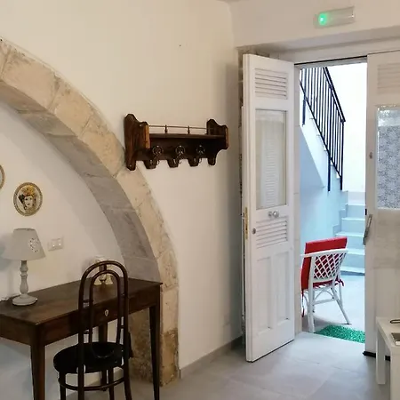 Il Cortiletto Di Via Minniti * סירקוזה