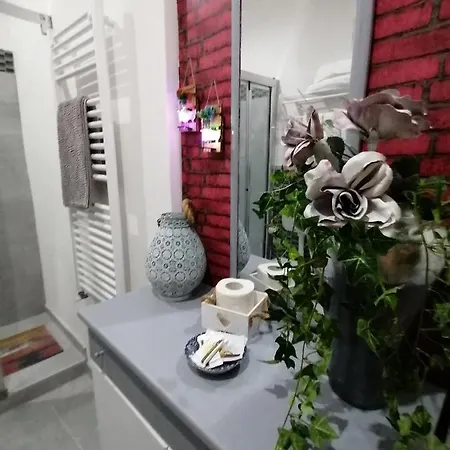 לינה וארוחת בוקר Il Cortiletto Di Via Minniti סירקוזה