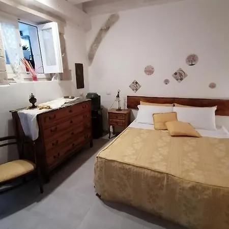 Il Cortiletto Di Via Minniti *